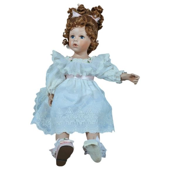 Georgetown Collection Elizabeth Wedding Day 18.5 Porcelain Doll bySybille ET9553 - Picture 12 of 12